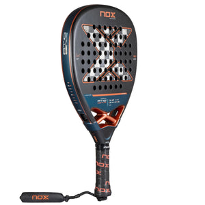 Pala de Padel Nox AT10 Genius Attack 18K Alum by Agustin Tapia 2025